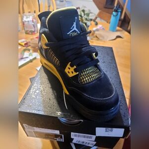 Youth Size 5 Air Jordan Retro Thunders OG Box Included
